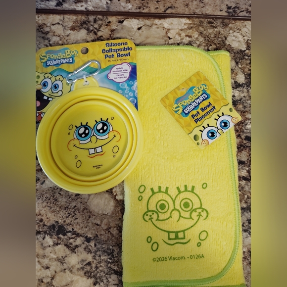 SpongeBob Squarepants Other - SpongeBob Squarepants Yellow Silicone Collapsible Pet Bowl with SpongeBob Towel
